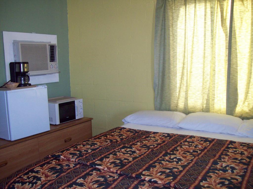 Budget Inn Sanderson Habitación foto